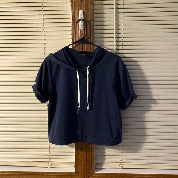 Rue21 Tops - Crop top sweatshirt